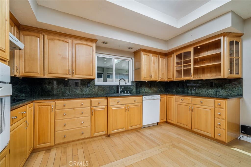 Home at 952 Occidental Drive, Claremont — photo 9 of 12