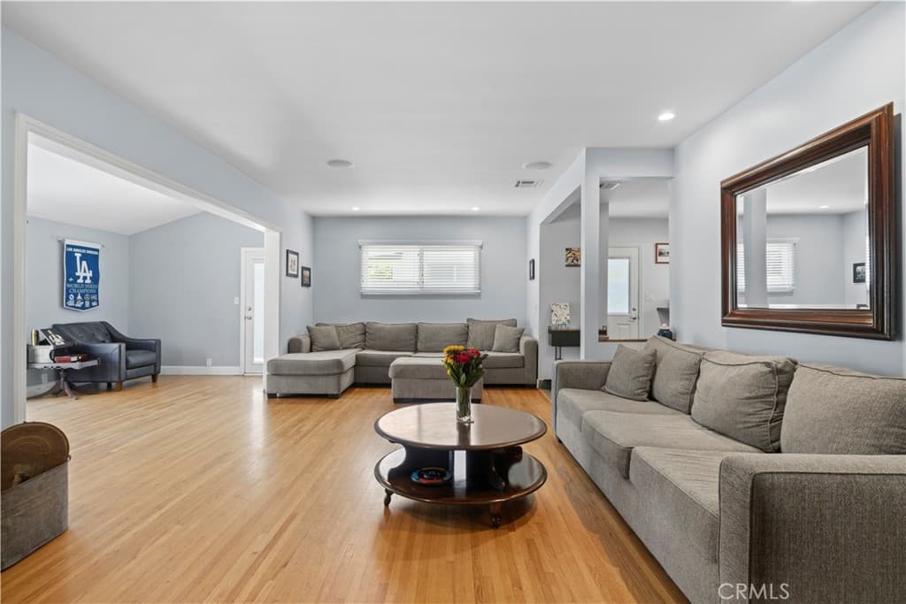 Home at 609 E Bennett Avenue, Glendora — photo 5 of 12