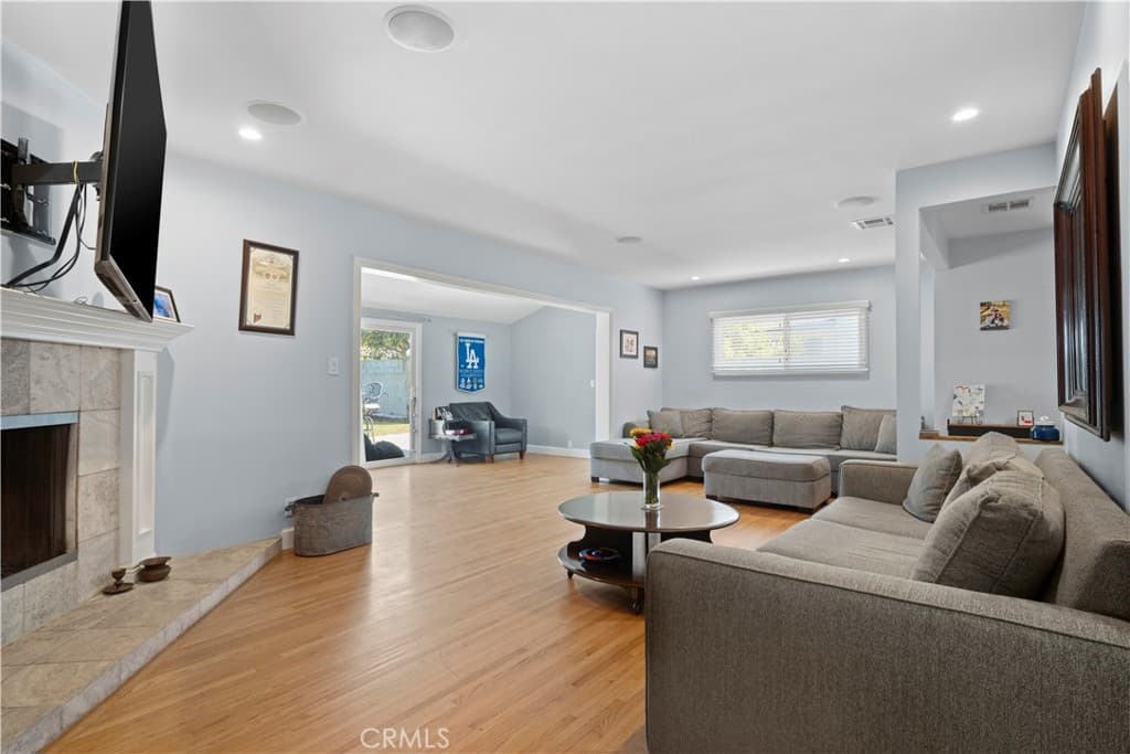 Home at 609 E Bennett Avenue, Glendora — photo 7 of 12