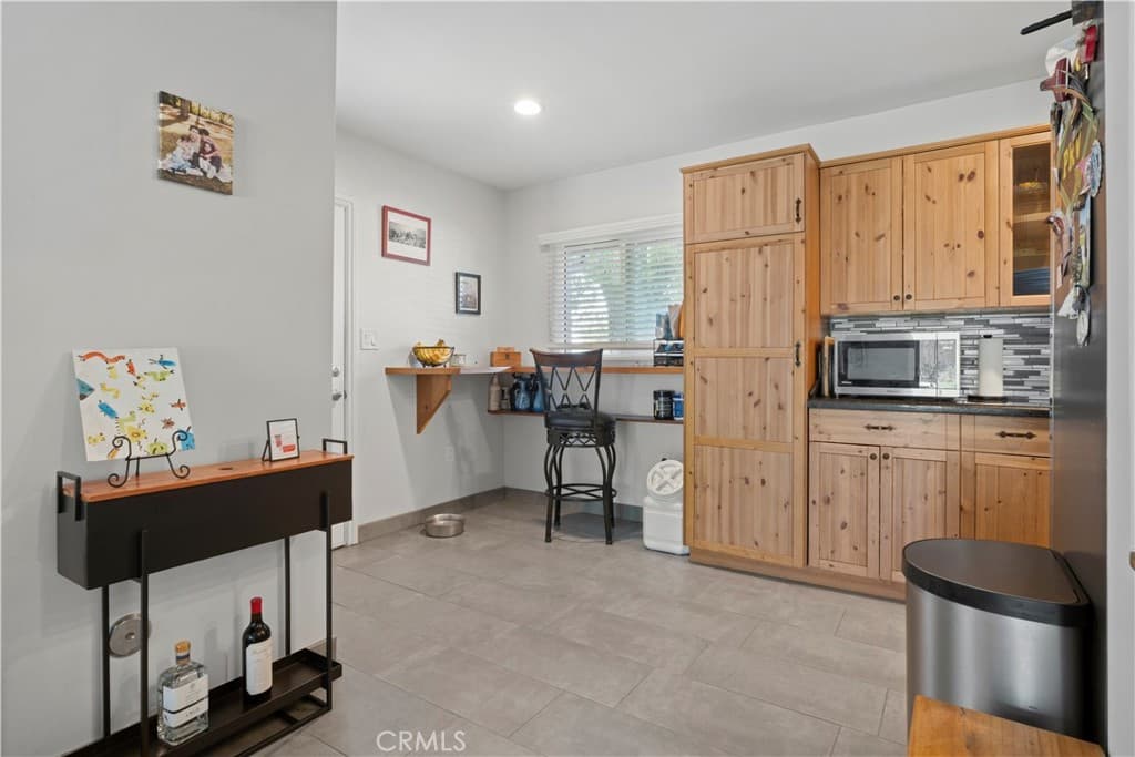 Home at 609 E Bennett Avenue, Glendora — photo 10 of 12