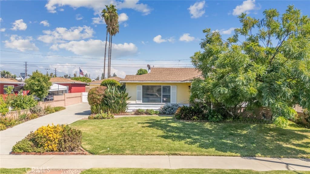 Home at 1460 N ALDENVILLE Avenue, Covina — photo 2 of 12