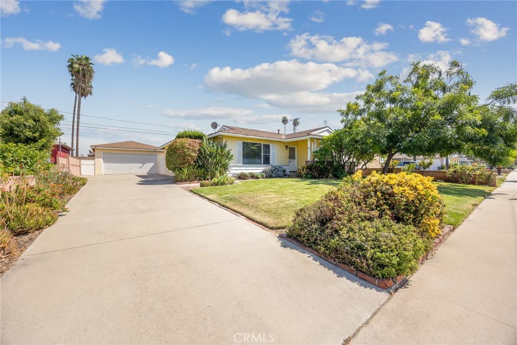 Home at 1460 N ALDENVILLE Avenue, Covina — photo 3 of 12