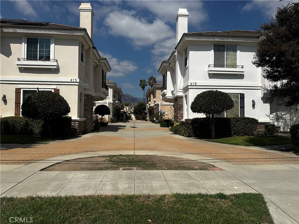 Townhouse at 421 El Dorado St Unit #B, Arcadia — photo 1 of 12