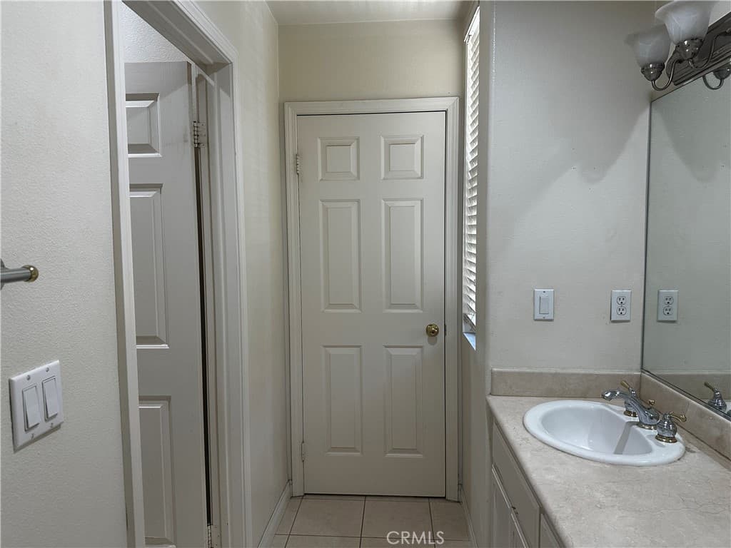 Townhouse at 421 El Dorado St Unit #B, Arcadia — photo 11 of 12
