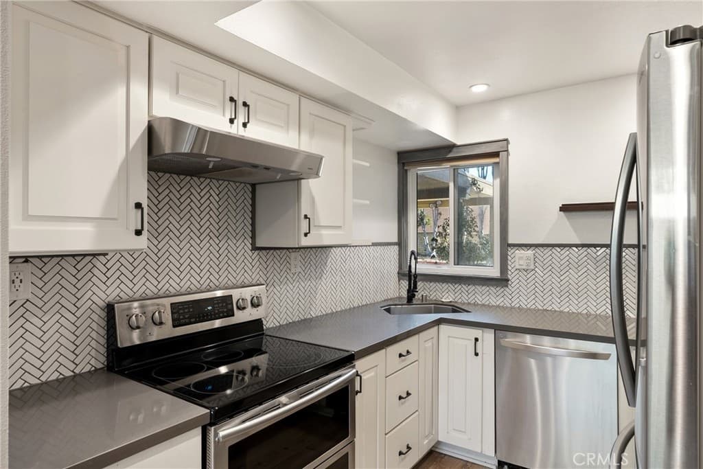 Townhouse at 3621 Towne Park, Pomona — photo 4 of 12