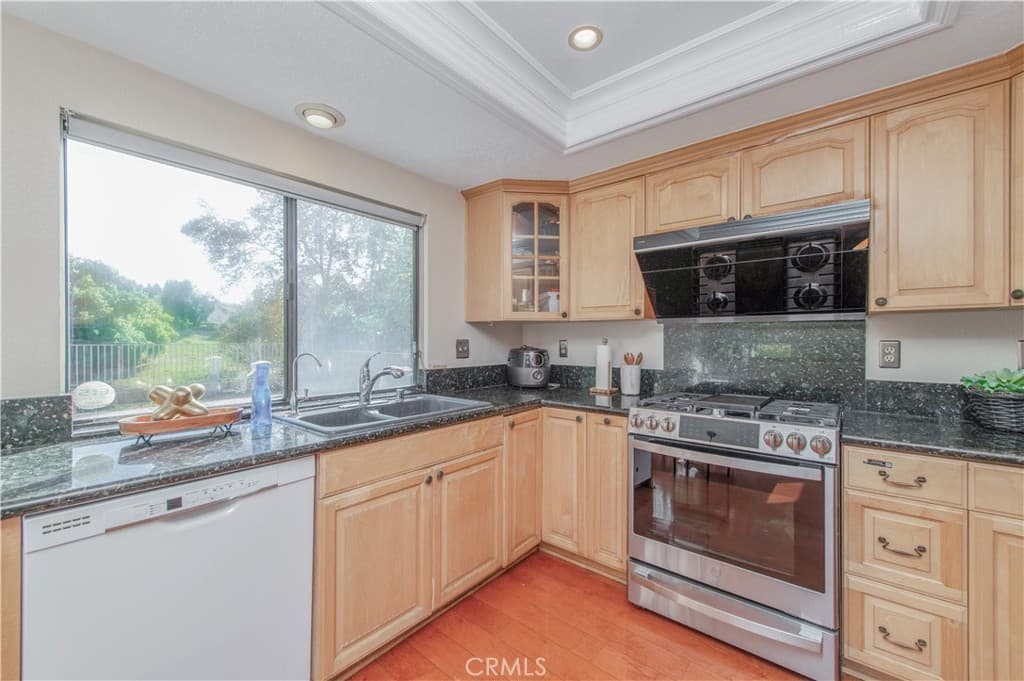 Home at 930 Crystal Water, Walnut — photo 11 of 12