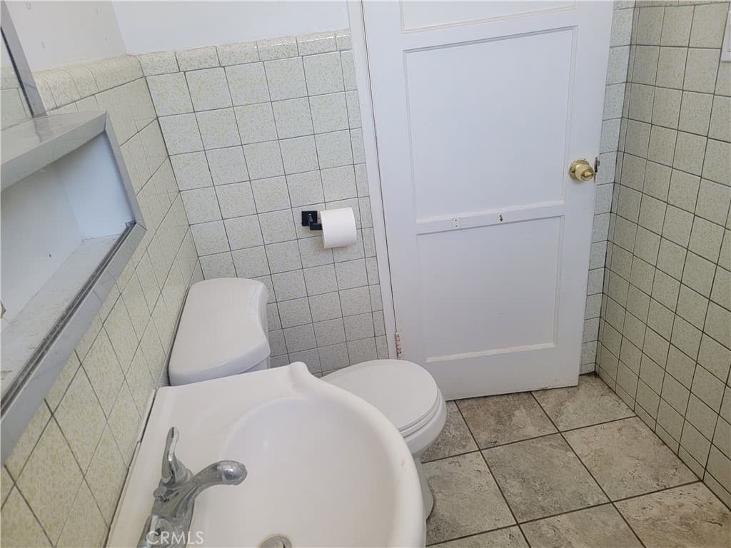 Home at 2609 Maynard Drive, Duarte — photo 11 of 12