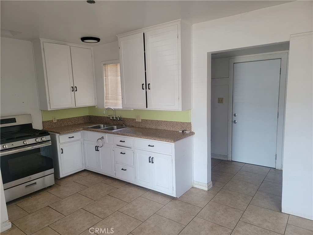Home at 2609 Maynard Drive, Duarte — photo 7 of 12