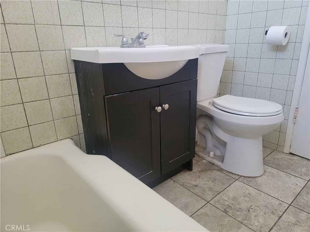 Home at 2609 Maynard Drive, Duarte — photo 9 of 12