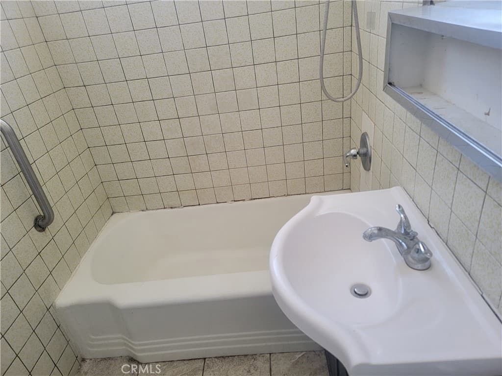 Home at 2609 Maynard Drive, Duarte — photo 10 of 12