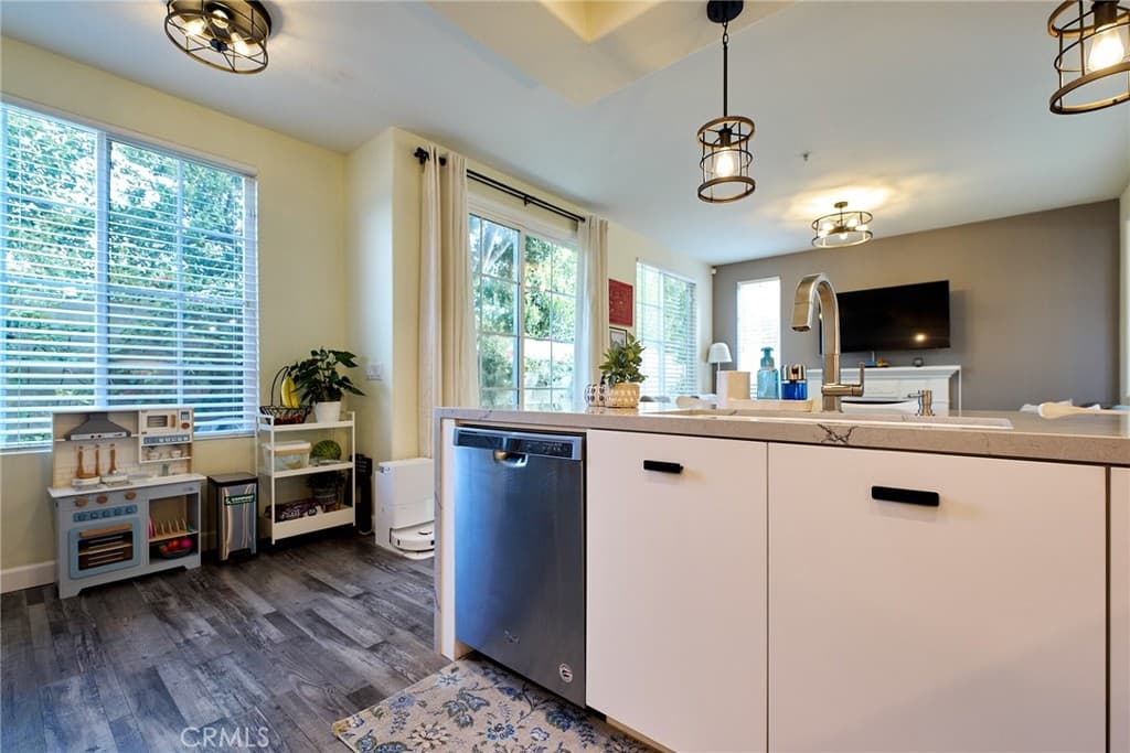 Home at 2080 New Haven, Claremont — photo 10 of 12