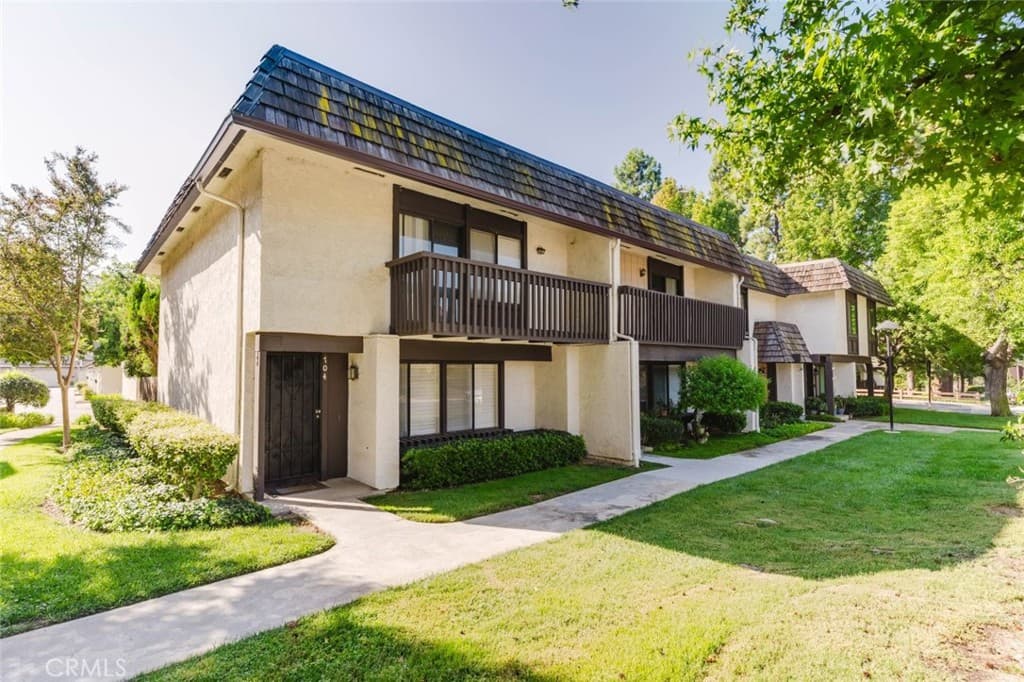 Townhouse at 702 Knollwood Lane, San Dimas — photo 1 of 12