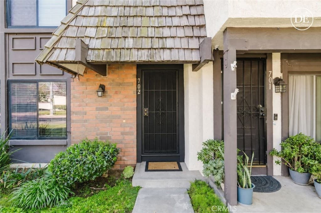 Townhouse at 702 Knollwood Lane, San Dimas — photo 2 of 12