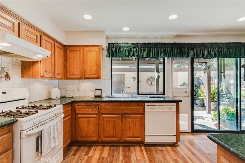 Townhouse at 702 Knollwood Lane, San Dimas — photo 12 of 12