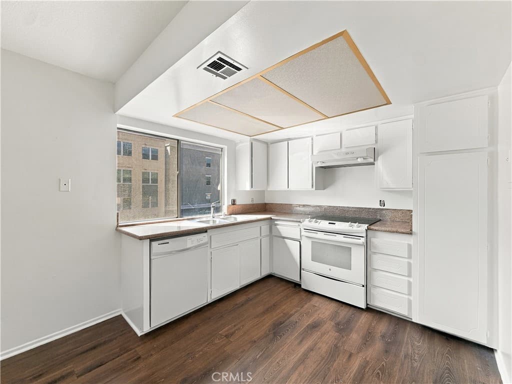 Condo at 1398 3rd Street, Duarte — photo 4 of 10