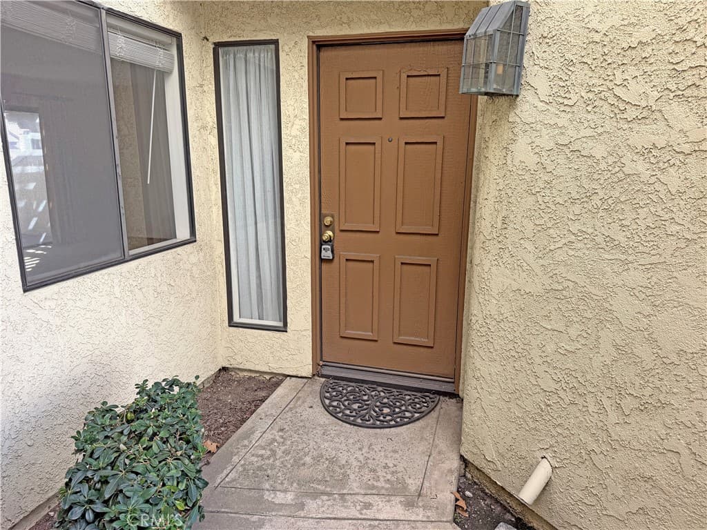 Condo at 818 Lancaster, Claremont — photo 3 of 12