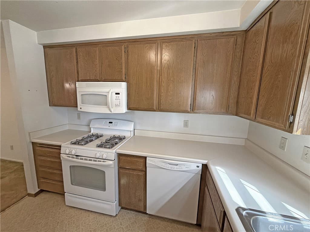 Condo at 818 Lancaster, Claremont — photo 10 of 12
