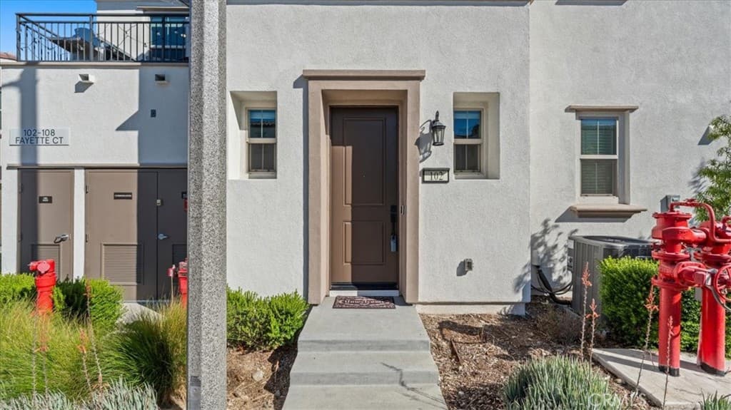 Townhouse at 102 Fayette Court, Claremont — photo 2 of 12