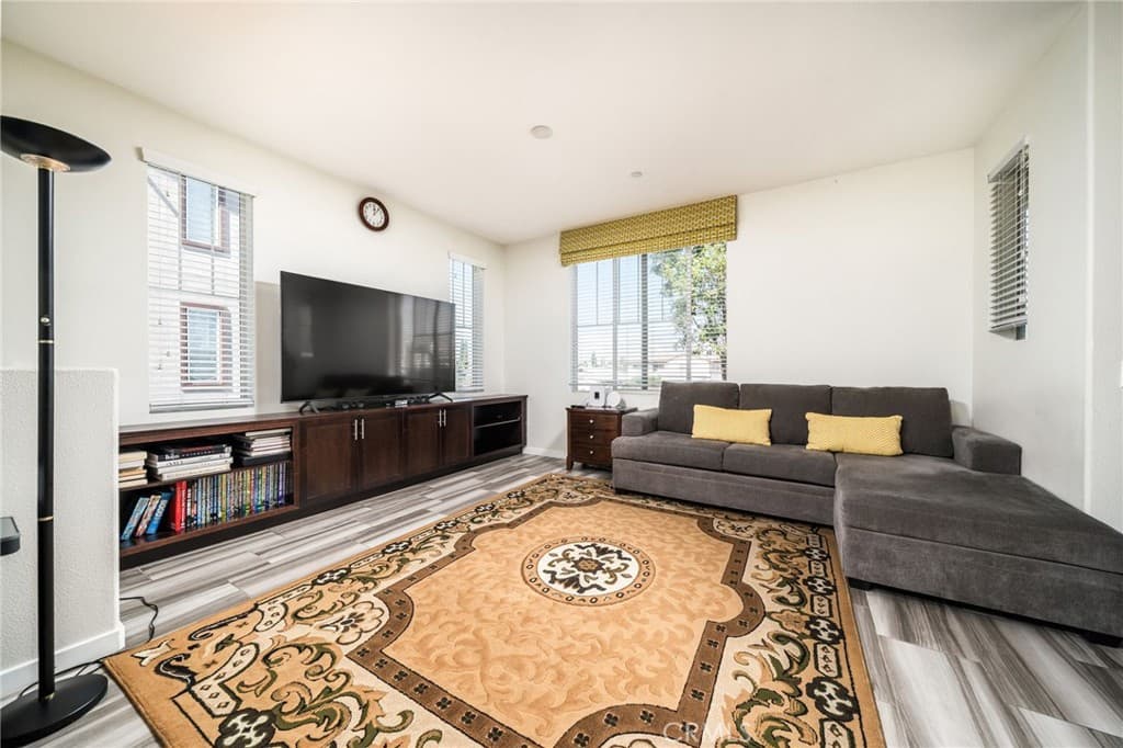 Townhouse at 709 S Azusa Avenue B, Azusa — photo 3 of 12
