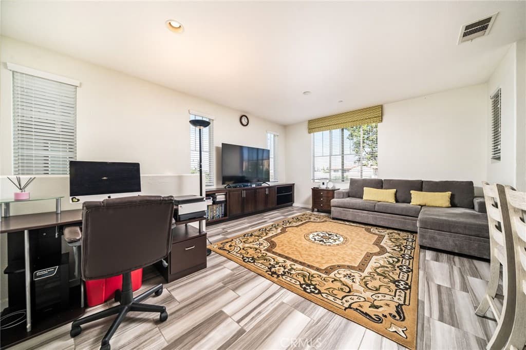 Townhouse at 709 S Azusa Avenue B, Azusa — photo 7 of 12