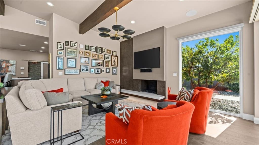 Home at 2653 N Mountain Avenue, Claremont — photo 3 of 12