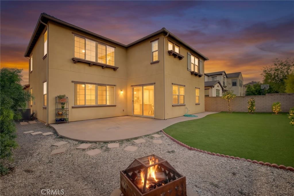 Home at 885 E Manresa Drive, Azusa — photo 2 of 12