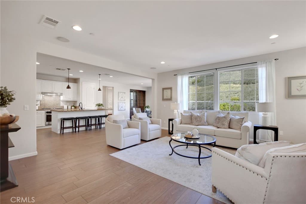 Home at 885 E Manresa Drive, Azusa — photo 11 of 12