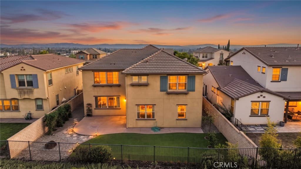 Home at 885 E Manresa Drive, Azusa — photo 3 of 12