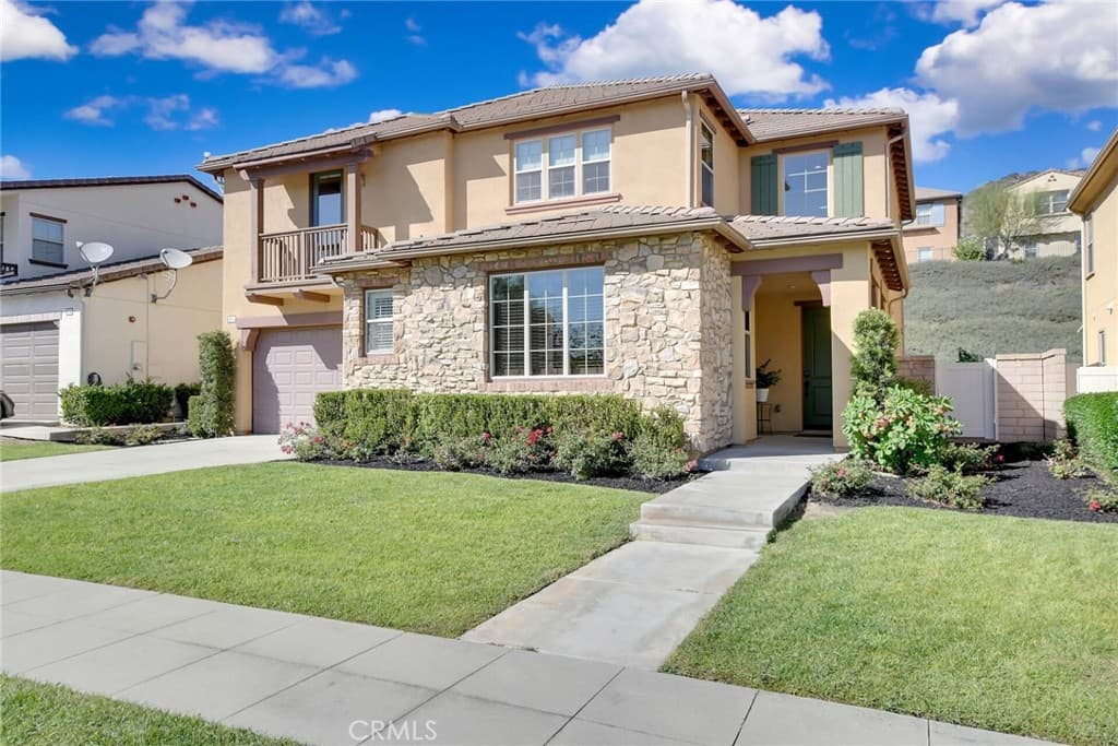 Home at 885 E Manresa Drive, Azusa — photo 5 of 12