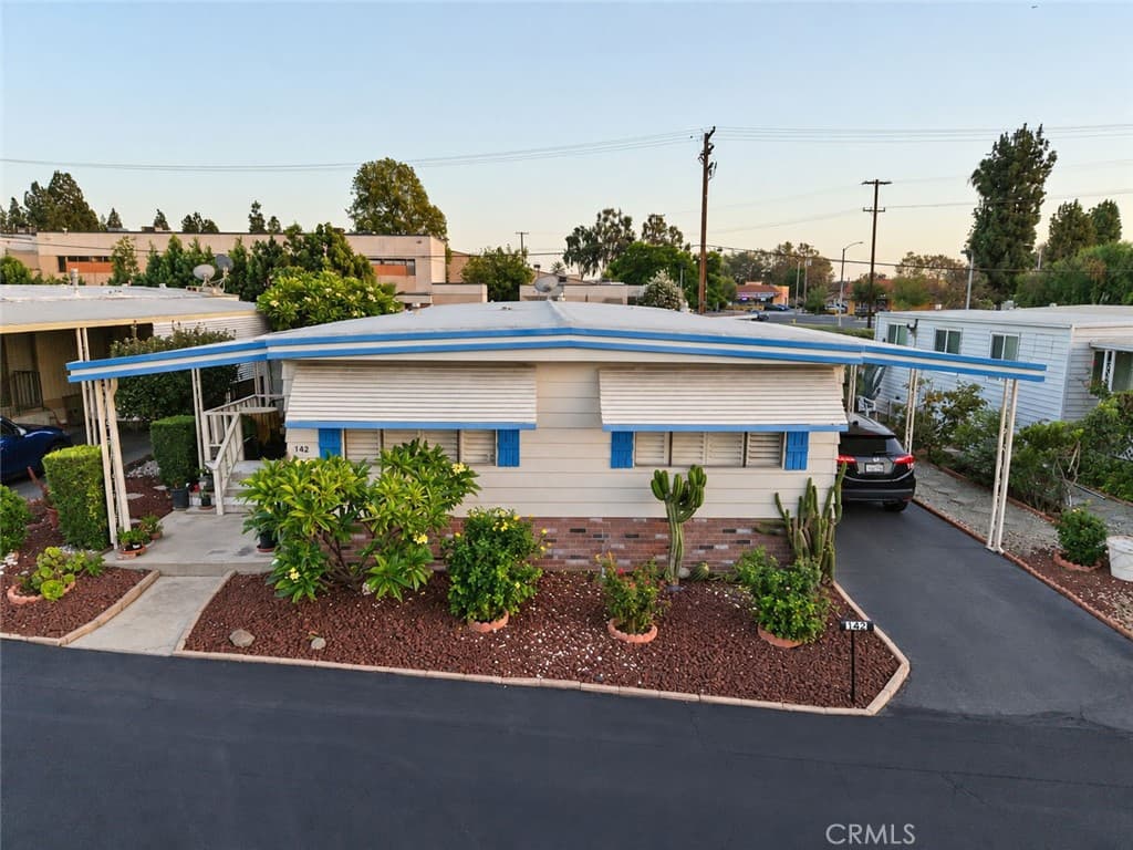 Home at 840 E Foothill Boulevard 142, Azusa — photo 3 of 12