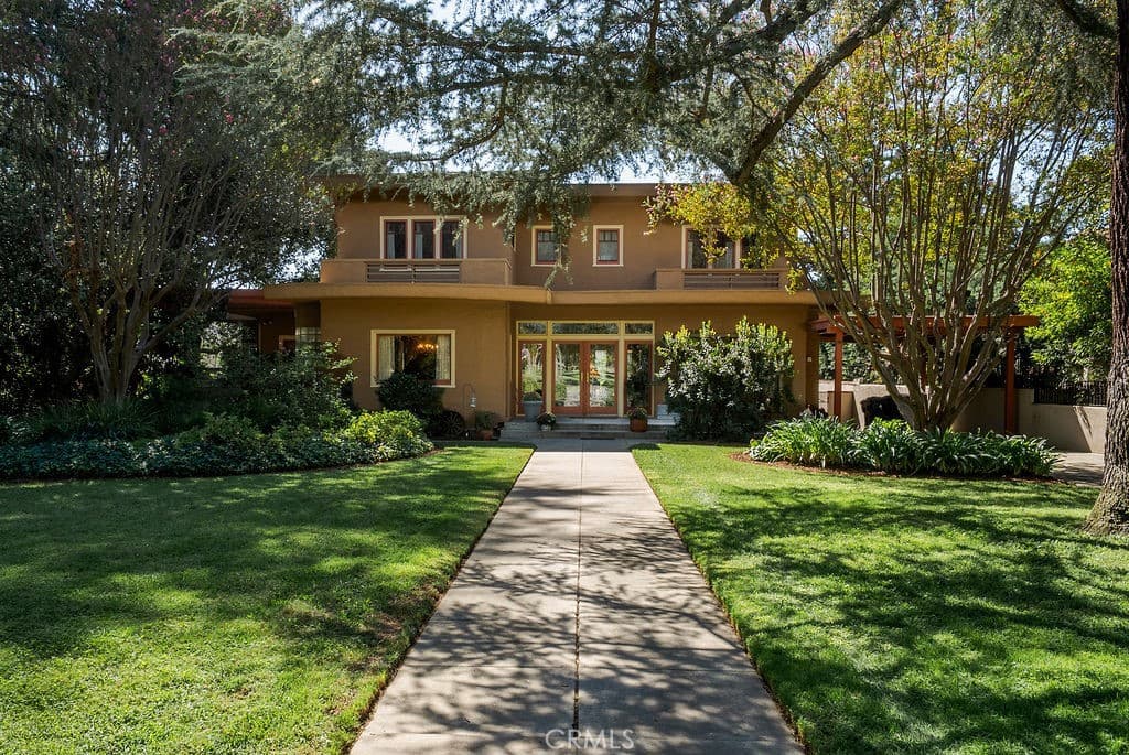 Home at 418 E Jefferson, Pomona — photo 1 of 12