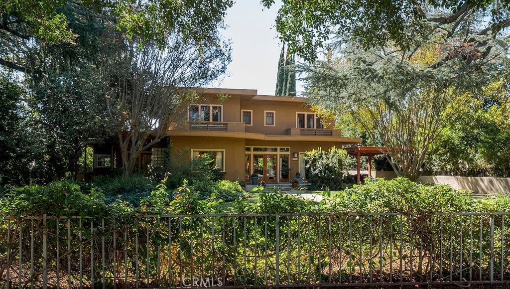Home at 418 E Jefferson, Pomona — photo 3 of 12