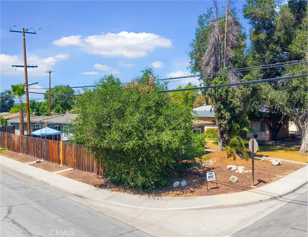 Multi-Family at 195 El Camino Way, Claremont — photo 11 of 12