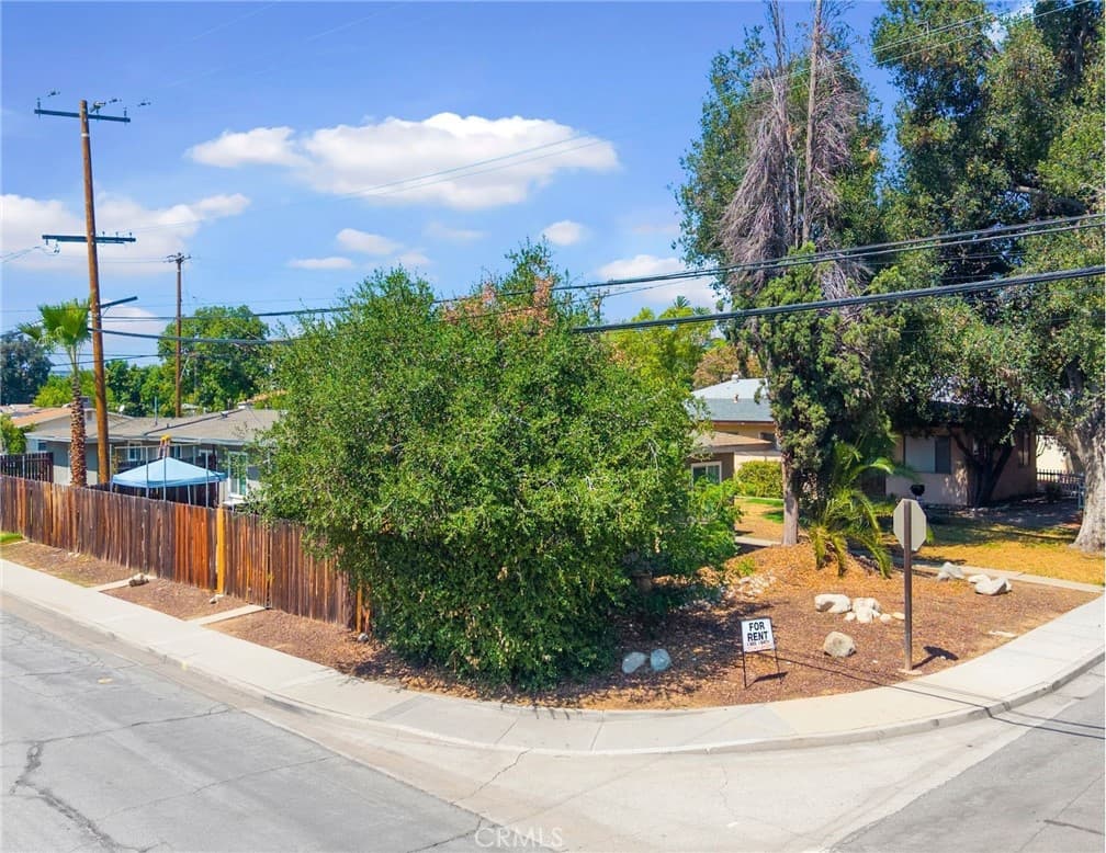 Multi-Family at 195 El Camino Way, Claremont — photo 10 of 12