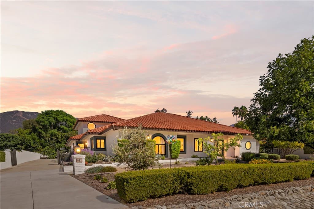 Home at 831 Pomello, Claremont — photo 2 of 12