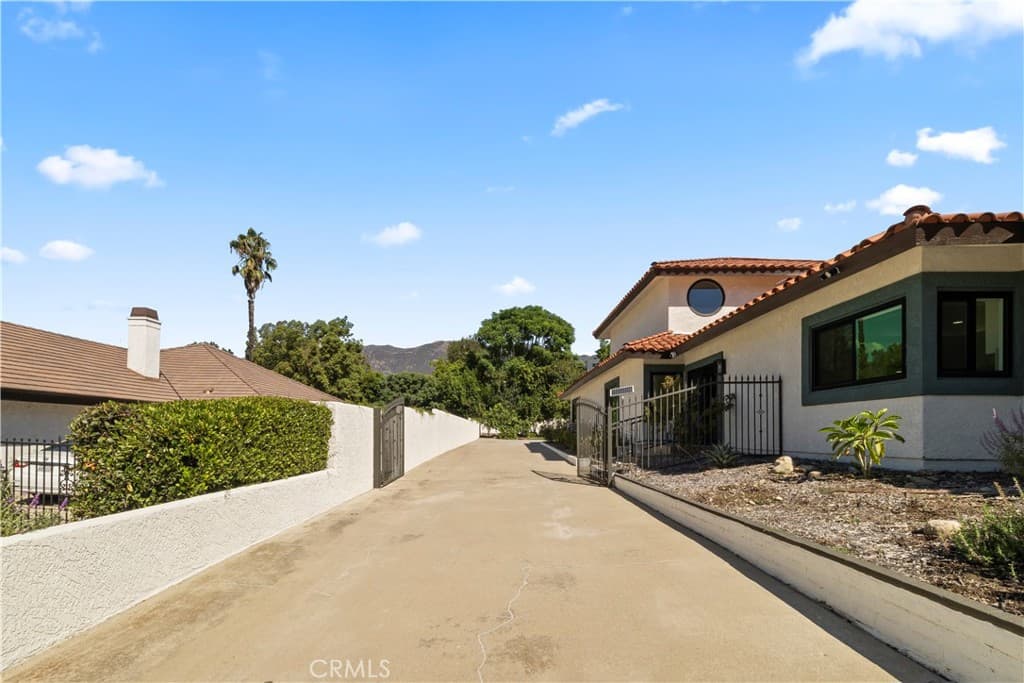 Home at 831 Pomello, Claremont — photo 11 of 12