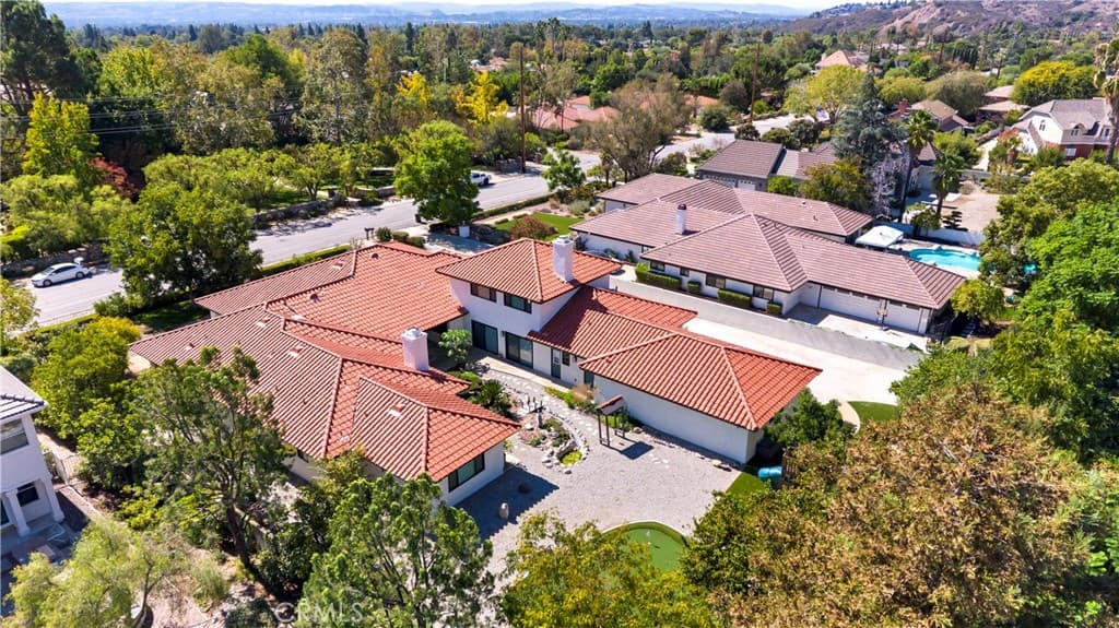 Home at 831 Pomello, Claremont — photo 4 of 12