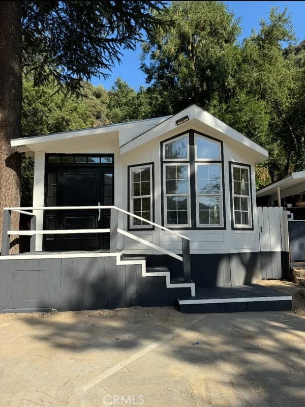 Home at 24210 E East Fork Road 19, Azusa — photo 1 of 8