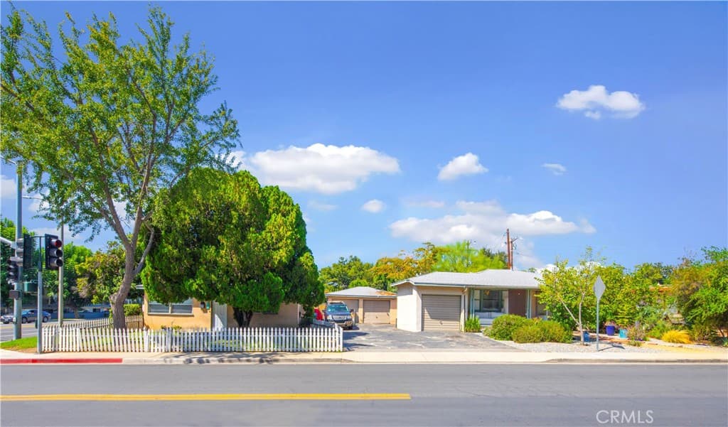 Multi-Family at 309 N Cambridge Avenue, Claremont — photo 1 of 12