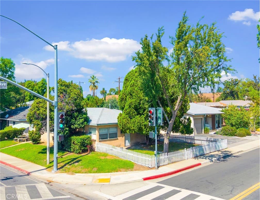 Multi-Family at 309 N Cambridge Avenue, Claremont — photo 8 of 12