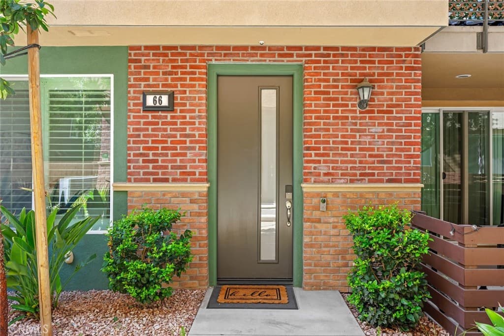 Condo at 422 W Route 66 66, Glendora — photo 1 of 12