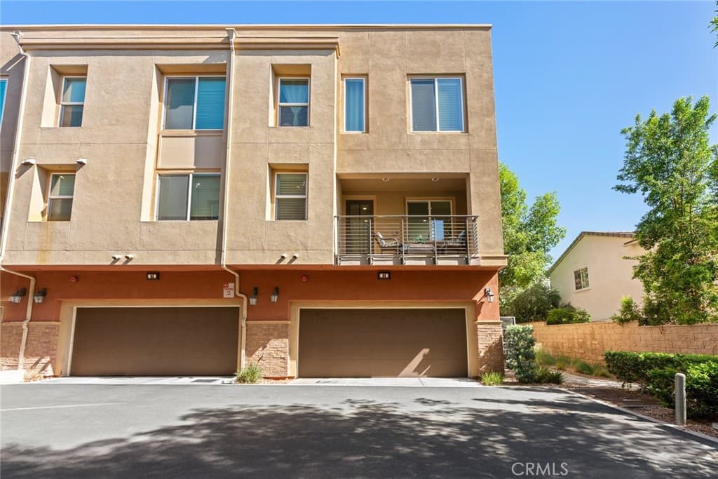 Condo at 422 W Route 66 66, Glendora — photo 2 of 12