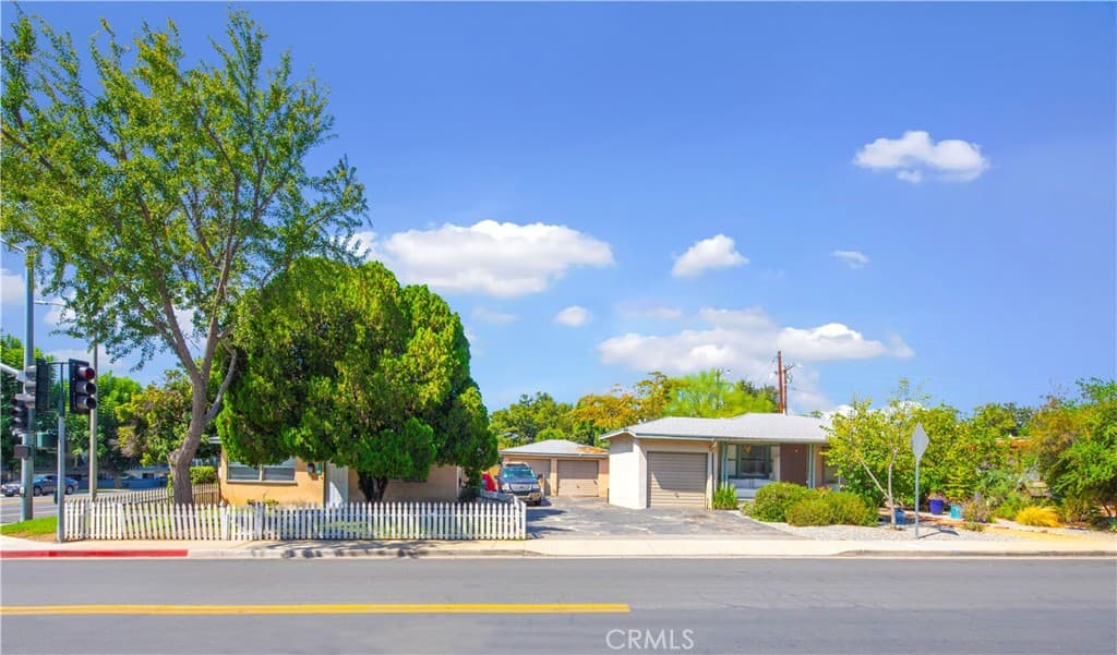 Multi-Family at 309 N Cambridge Avenue, Claremont — photo 1 of 12