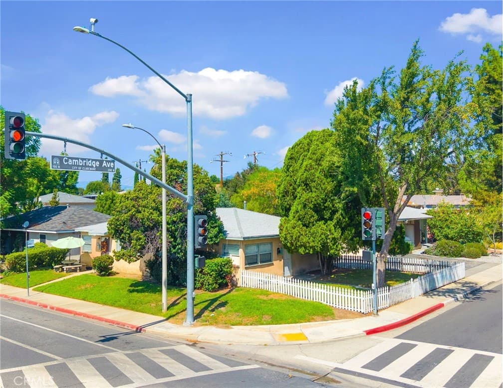 Multi-Family at 309 N Cambridge Avenue, Claremont — photo 6 of 12