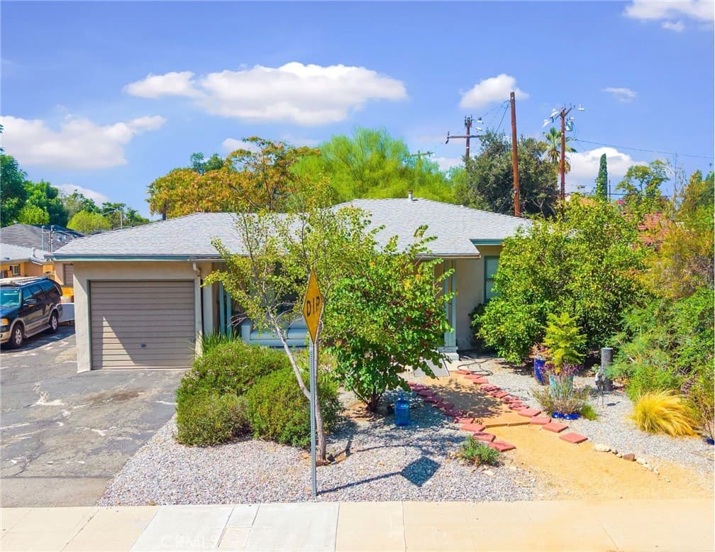Multi-Family at 309 N Cambridge Avenue, Claremont — photo 9 of 12