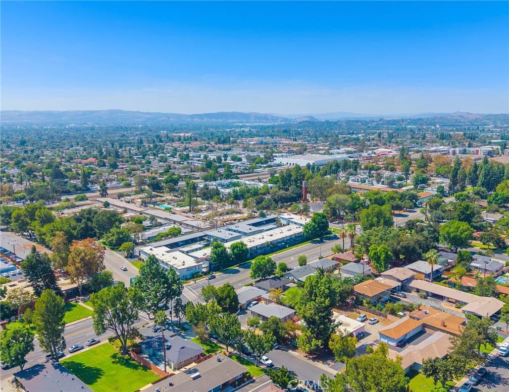 Multi-Family at 309 N Cambridge Avenue, Claremont — photo 10 of 12