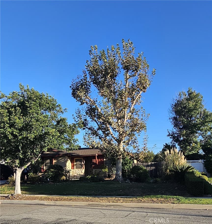 Home at 1323 E Bennett Avenue, Glendora — photo 1 of 2