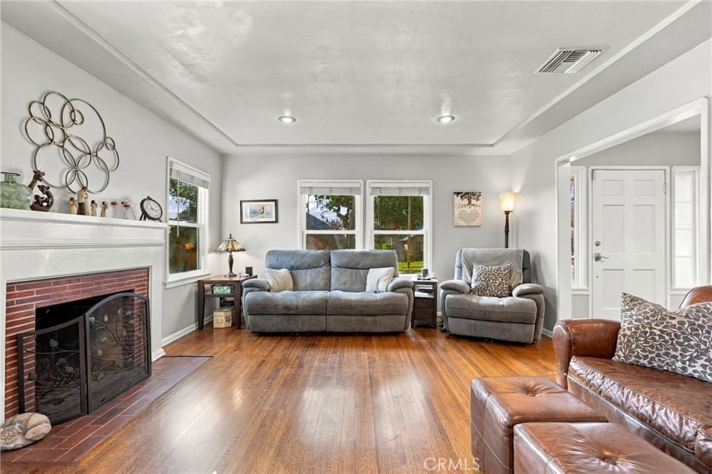 Home at 212 N Canyon Boulevard, Monrovia — photo 7 of 12