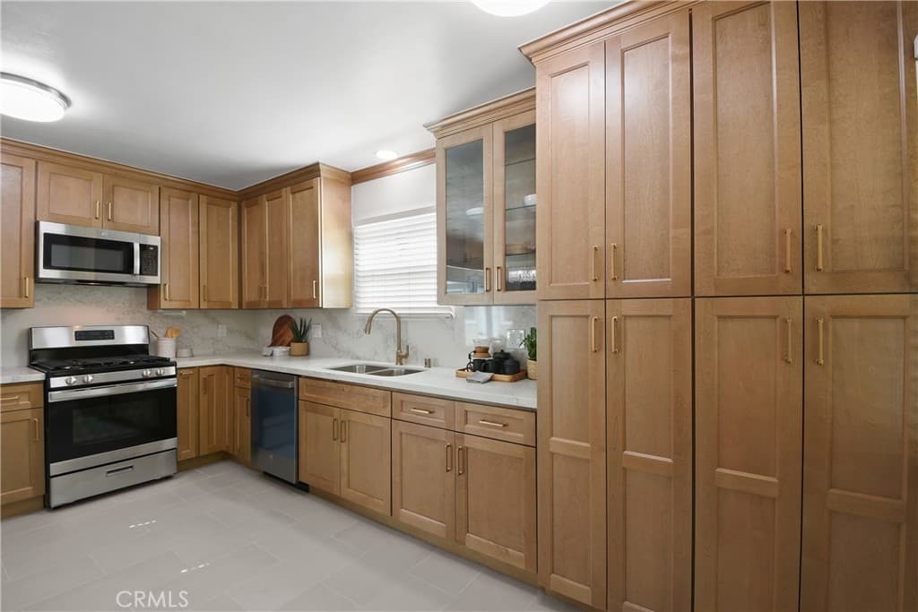Home at 1125 E Thackery, West Covina — photo 10 of 12