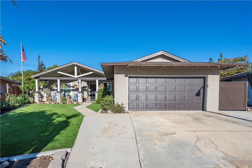 Home at 631 N Jansen Avenue, San Dimas — photo 3 of 12